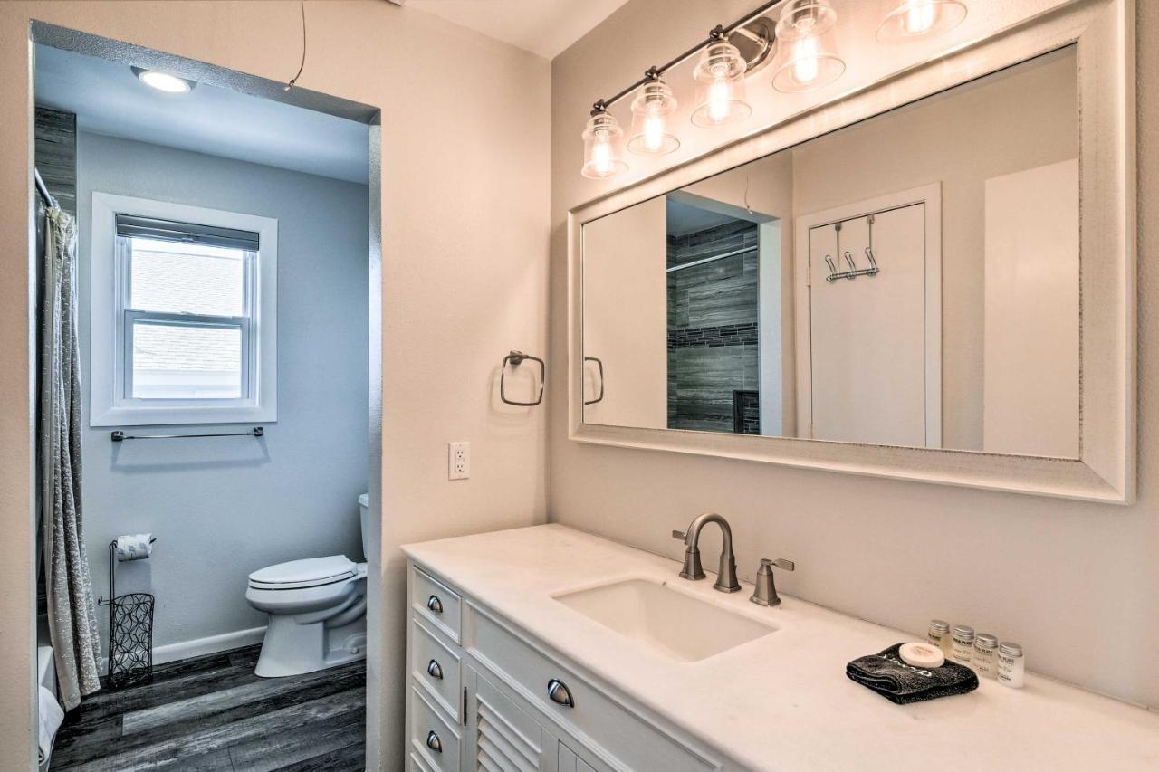 Sea Isle Galveston Getaway Less Than 1 Mile To Beach! Bagian luar foto